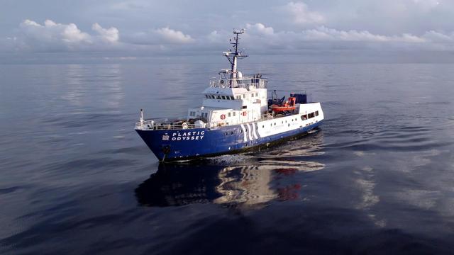 Le Plastic Odyssey en mer
