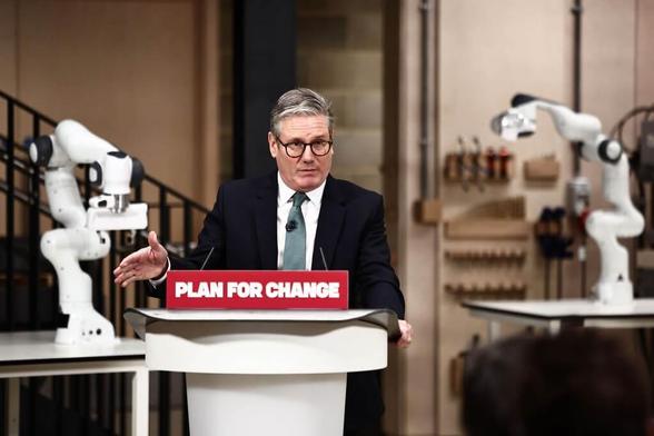 YouGov: 87% of Brits support a law requiring developers to prove AI tools are safe before release, while 60% back a ban on “smarter-than-human” models. 🚨 #AIethics #AIRegulation #TechNews #ArtificialIntelligence #UK #AI #FutureTech #AIlaw #YouGov