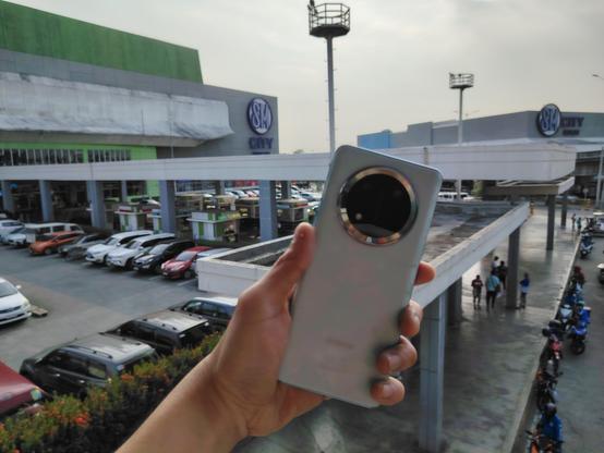 HONOR X9c arrives at SM City Sucat, Parañaque.