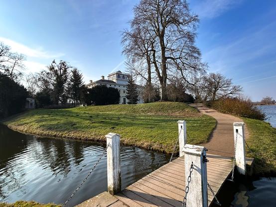 Wörlitz im Winter - Blick zum Wörlitzer Schloss