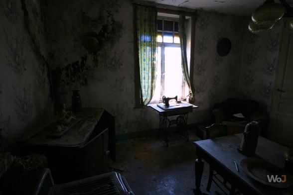 Ferme F (2021)

→ Une ferme abandonnée depuis longtemps. Comme tant d'autres.
→ A long abandoned farm. Like so many others.

► Récit & photos : https://www.worldofjosh.be/photos/20210618-ferme-f/ferme-f.php
► Story & pictures : https://www.worldofjosh.be/en/photos/20210618-ferme-f/ferme-f.php

#abandoned #abandonedplaces #decay #exploration #explorationurbaine #lostplaces #photo #urbex #urbanexploration

© 2021