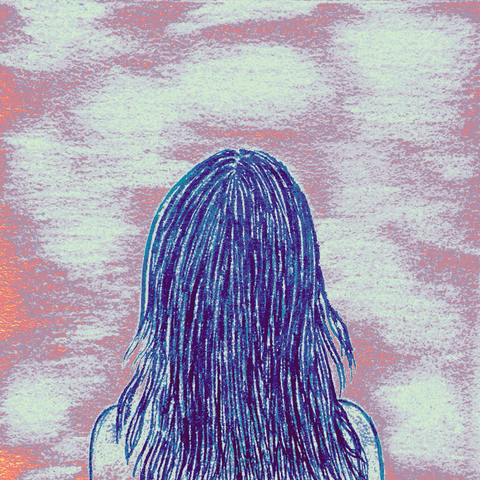 Une femme de dos, dans un paysage de brume hivernale