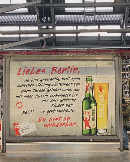 Liebes Berlin, du bist großartig, weil mein indisches Lieblingsrestaurant von einem Türken geführt wird, der mit einer Russin verheiratet ist und drei deutsche Kinder hat! Bäm, so geht Multikulti! Du bist so wunderbar! 