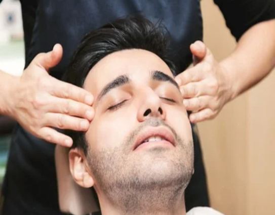 Rejuvenating Full Body Massage in Andheri for Complete Relaxation
