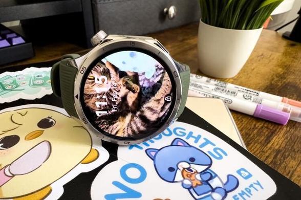🚨 OnePlus launches the $330 Watch 3! ⌚ Featuring a rotating crown, 5-day battery, Wear OS 5, new GPS antenna, & upgraded health features. Shipping Feb 25! 📅 #OnePlus #Watch3 #WearOS5 #TechNews #Smartwatch #WearableTech #GadgetLovers #TechLaunch #HealthTech