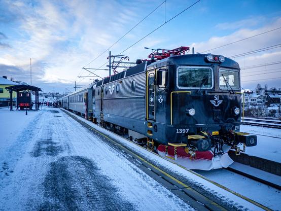 Nachtzug in Narvik