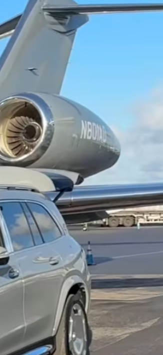 Picture from one of Paul's friends revealing the jets tail number N801AD