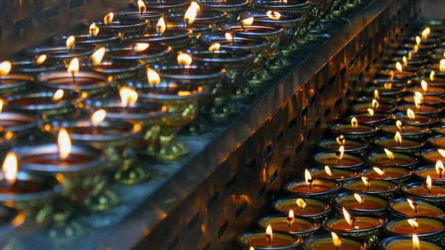 oil lamp offerings.