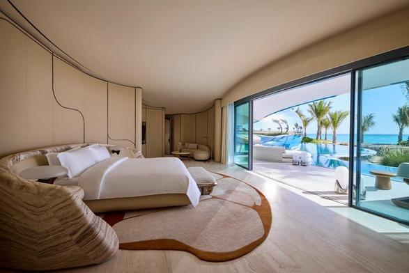 Shebara Resort: Sustainable luxury on the Red Sea
The first resort to be fully developed and operated by Red Sea Global, it combines design, luxury and sustainability.