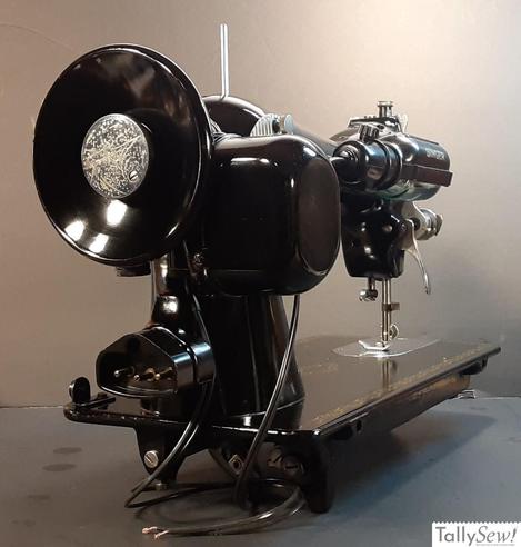 Singer 15-91, Balance wheel end of the machine