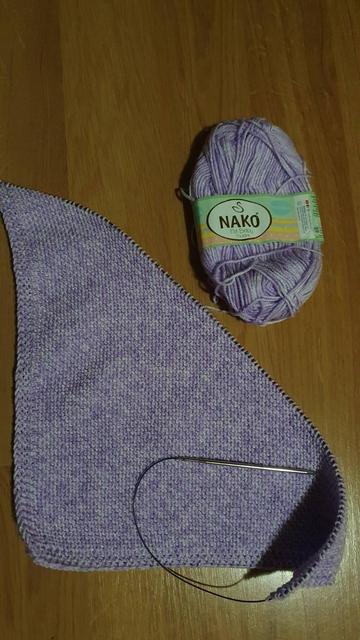 fade lilac skein of yarn