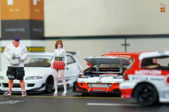 Few people and Honda Civic EG6, Idemitsu livery in 1:64 scale with 1:64 figures on AREA 164