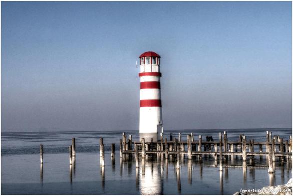 Blick auf den kleinen Leuchtturm in Podersdorf mit HDR-Effekt