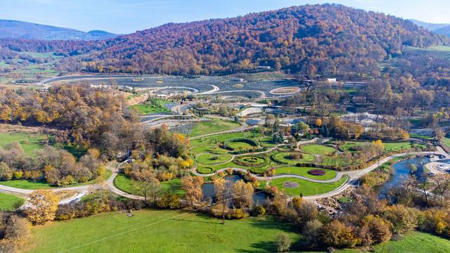 Starry Night Retreat, a park inspired by the art of Vincent Van Gogh
In Bosnia Herzegovina, the art of a great canvas has transcended to come alive in the heart of nature.