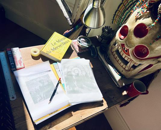 Back to the drawing board and some surrealist readings. A sunlit touch of magick to dispel the surrounding darkness. 😁🙏