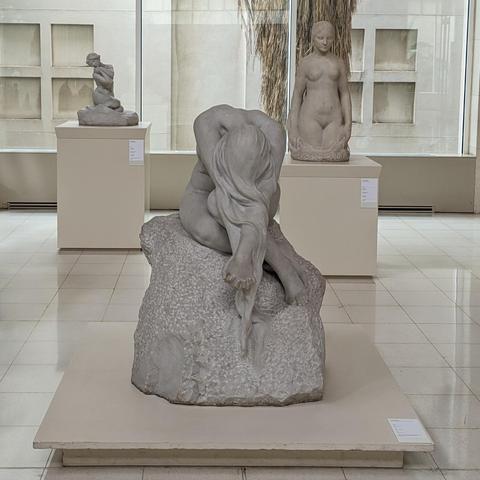 Sculpture of Eve carved in marble. 