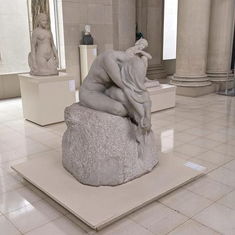 Sculpture of Eve carved in marble. 