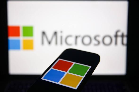 Microsoft completes the EU Data Boundary for Microsoft Cloud, launched in Jan. 2023, enabling Europe-based customers to store & process data within the EU. 🇪🇺💻 #MicrosoftCloud #EUDataboundary #CloudComputing #DataSecurity #TechNews #EURegulations #CloudTech
