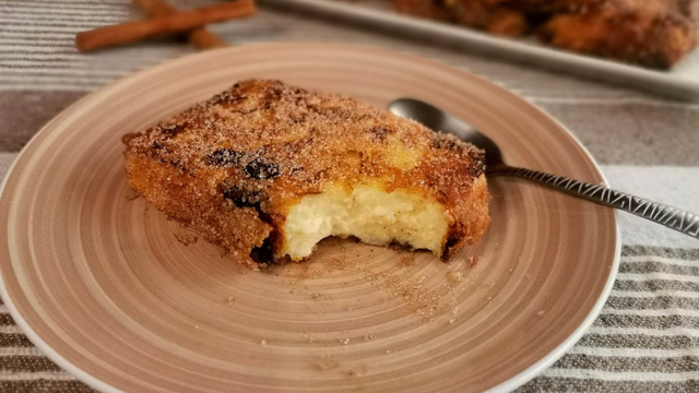 En Carnaval se suelen preparar dulces tradicionales y la leche frita no podía faltar. Una postre muy sencillo de preparar, con ingredientes básicos y que además está buenísimo. 
