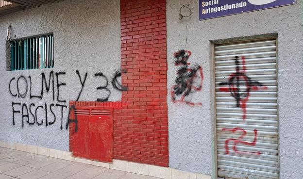 Actos vandálicos en las paredes del Centro Social Autogestionado La Ensaladera en la noche del jueves 27-Febrero-2025