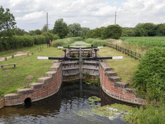 A photo titled "Coates Lock on the Pocklington Canal", taken near Coates Bridge by Geoffrey Thompson. on Flickr.