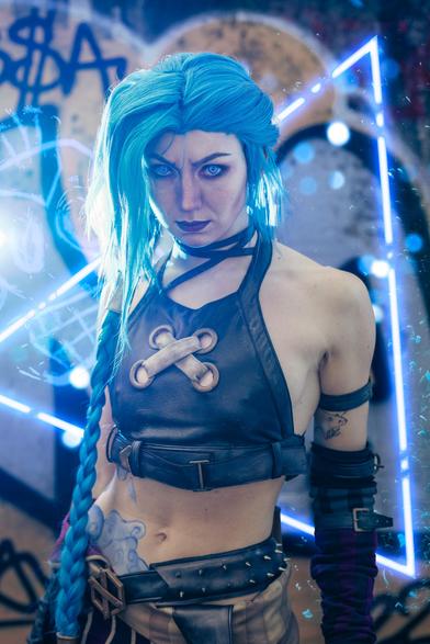 cosplay picture of jinx frome arcane. Cosplayer is keyuricosplay