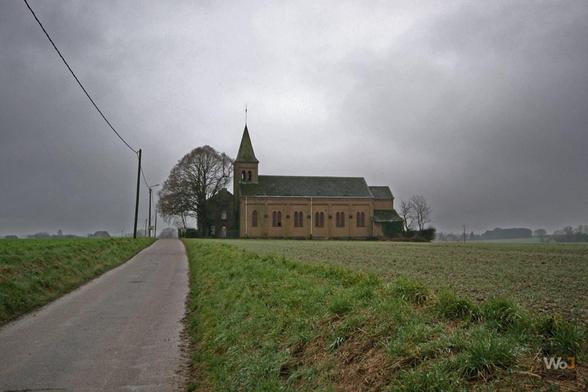 Église aux Alouettes (2021)

→ Une église abandonnée plantée au milieu des champs : voici la visite du jour.
→ An abandoned church planted in the middle of the fields : here is the visit of the day.

► Récit & photos : https://www.worldofjosh.be/photos/20211229-alouettes/alouettes.php
► Story & pictures : https://www.worldofjosh.be/en/photos/20211229-alouettes/alouettes.php

#abandoned #abandonedplaces #decay #exploration #explorationurbaine #lostplaces #photo #urbex #urbanexploration

© 2021
