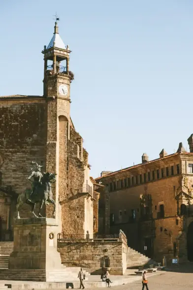 Explorando Trujillo en Extremadura 🏰
Ya sea que estés explorando sus monumentos históricos, disfrutando de sus delicias culinarias o admirando su belleza natural, Trujillo ofrece una experiencia única e inolvidable.

📍 https://adondeviajar.es/que-ver-en-trujillo-extremadura/

#trujillo #extremadura #españa