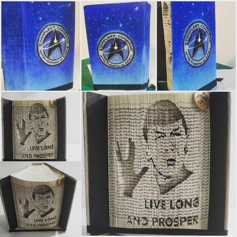 Conjunto de fotos vistas desde diferentes posiciones de un libro tallado con el personaje de Spock de la película Star Trek con la frase larga y prospera vida .