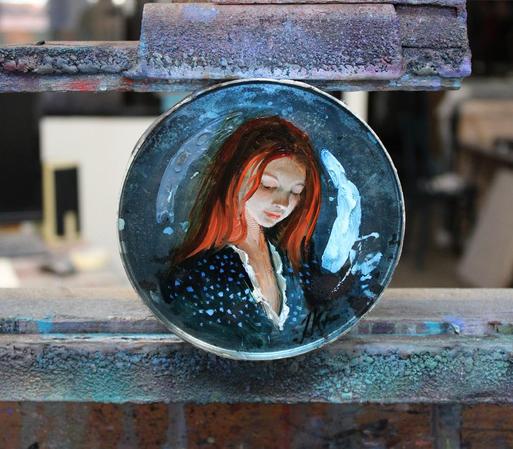 Blik, 2025, Diameter 14cm, olieverf op oud verfblik

#portrait #blik #verfblik #portret
#allaprimapainting #realism #figurative #contemporaryrealism #fineart #art #figurestudy #oilpaintingtechniques #instaart #artist #janneskoetsier #kunst #painting #schilderkunst #figuratievekunst #dutchart #oilpainting