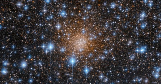 Image of star cluster "Liller 1", taken with the Hubble Space Telescope. This stellar system formed stars over 11 billion years. Copyright: ESA/Hubble & NASA, F. Ferraro
