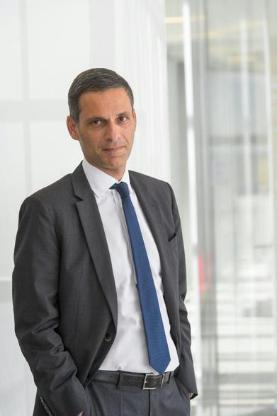 Rodolphe Saadé est depuis novembre 2017 le dirigeant du groupe CMA CGM, l'un des leaders mondiaux du transport et de la logistique. Il est propriétaire des journaux La Provence, Corse-Matin et La Tribune via CMA CGM Médias et il acquiert Altice Media en juillet 2024, ce qui fait de lui le propriétaire de plusieurs médias francais importants comme BFM TV, I24 News ou RMC. Sa famille est l'une des plus riches de France et du Liban, il possède une fortune estimée à 8,9 milliards de dollars le 15 mars 2024 par Forbes. 