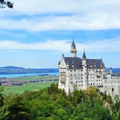 🏔️✨ Das Schloss, das Disney inspirierte: Neuschwanstein!
