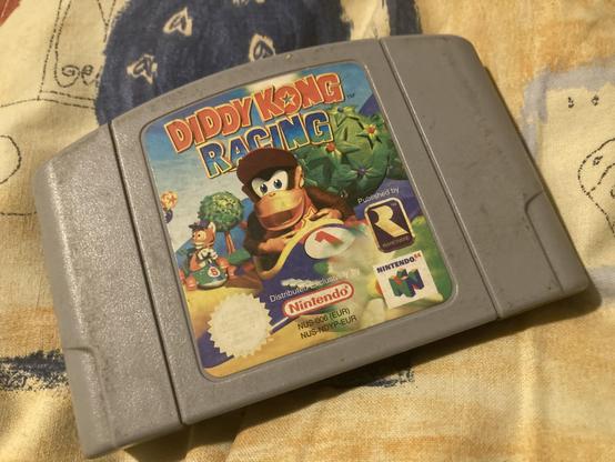 Diddy Kong Racing N64 cartridge.