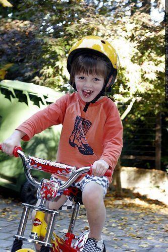 risky learning at conferences: photograph of a happy child learning to ride a bike. Image attribution: http://www.flickr.com/photos/seandreilinger/ / CC BY-NC-SA 2.0