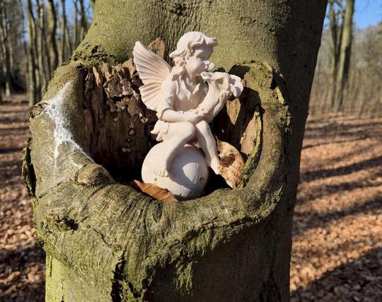 Figur einer Elfin im Volkspark Hamburg