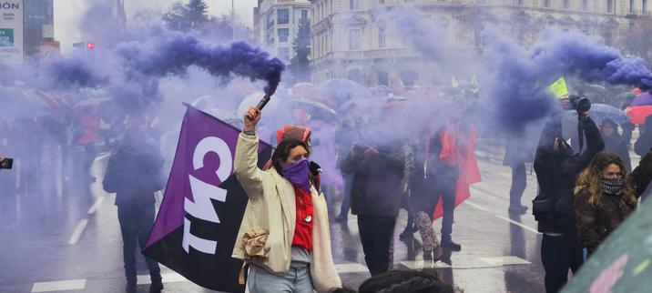 Manifestación #8M2025 en Madrid Feministas Antirracistas ¡A las calles! Nos va la vida en ello.