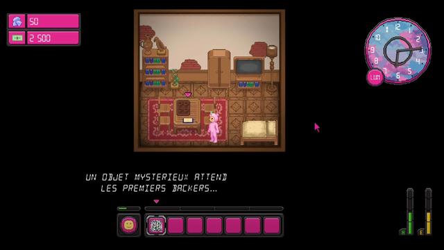 pixel art montrant une pièce cosy aux tons chaleureux. Un personnage en pyjama rose se tient près d’une table sur laquelle repose un objet intrigant. L’interface affiche un message énigmatique : "Un objet mystérieux attend les premiers backers…". Une horloge stylisée indique l’heure, et un code apparaît, suggérant une énigme à résoudre ?