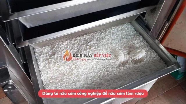 sử dụng tủ nấu cơm để nấu cơm làm rượu
