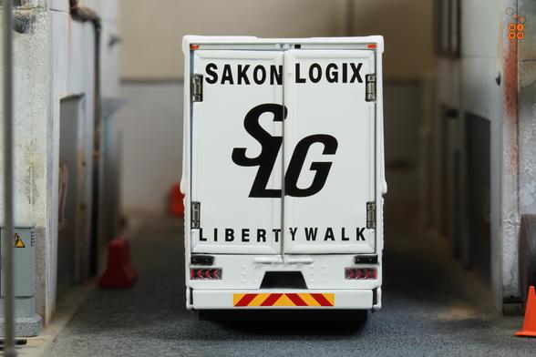 A rear side of Mitsubishi Fuso Super Great, LB-Trucks by GCD in 1:64 scale on AREA 164