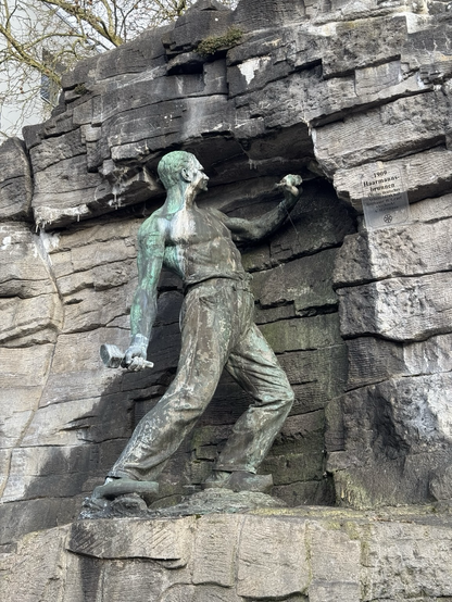 Der Bergmann Harmann, dessen letzter Hammerschlag auf eine Wasserader traf.