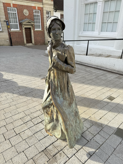The Jane Austen statue in Basingstoke market square 