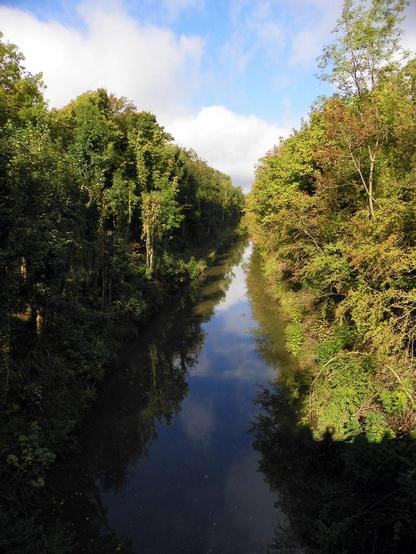 A photo titled "GOC Tring 009: Grand Union Canal", taken near Bridge 134, High Bridge by Peter O'Connor aka anemoneprojectors on Flickr.