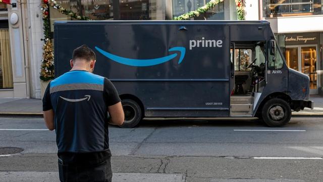 The US FTC confirms it will meet deadlines for its Amazon Prime deceptive practices case, just hours after requesting a delay due to staffing shortages. #FTC #AmazonPrime #DeceptivePractices #TechRegulation #ConsumerRights #Amazon #LegalNews #RegulatoryUpdates #USLaw