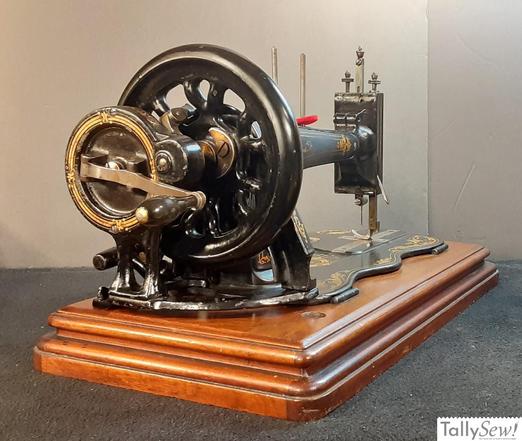 Singer model 12 hand crank from the right end