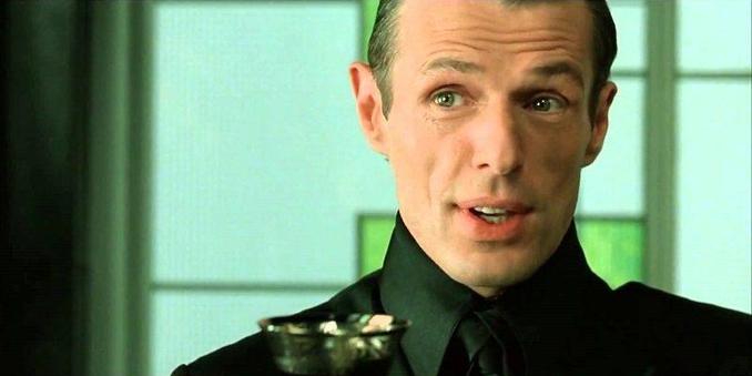 Le Mérovingien de Matrix Reloaded trinque avec vous