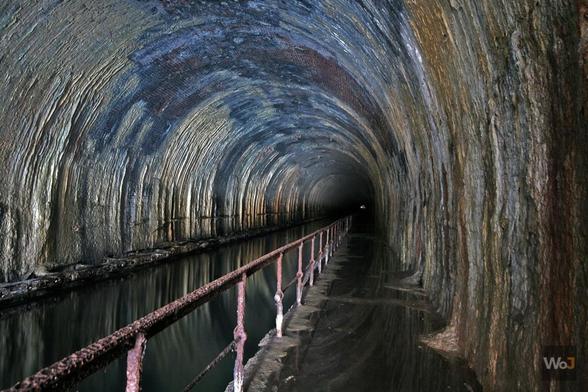 Tunnel de Godarville (2022)

→ Incursion dans l'entrée d'un tunnel pour bateaux, abandonné depuis plus de soixante ans.
→ Incursion into the entrance to a boat tunnel, abandoned for over sixty years.

► Récit & photos : https://www.worldofjosh.be/photos/20220113-godarville/godarville.php
► Story & pictures : https://www.worldofjosh.be/en/photos/20220113-godarville/godarville.php

#abandoned #abandonedplaces #decay #exploration #explorationurbaine #lostplaces #photo #urbex #urbanexploration

© 2022