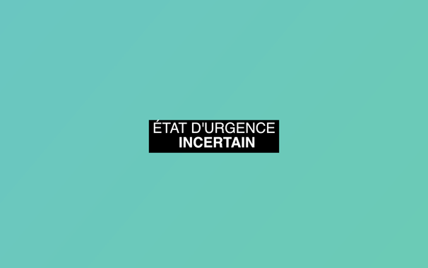page web avec fond en dégradé vert où il est indiqué en blanc sur bande noire "état d'urgence incertain"