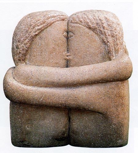 Sculpture representing a kiss.