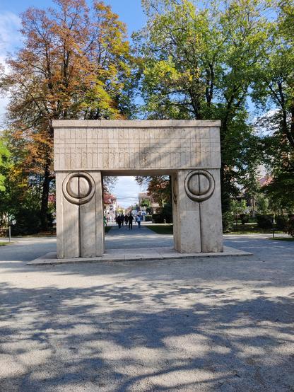 The Gate of the Kiss